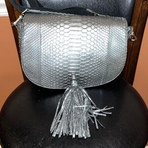 NWOT Presmer by annsley e popov skin bag fringe Pewter Gray Python 🐍